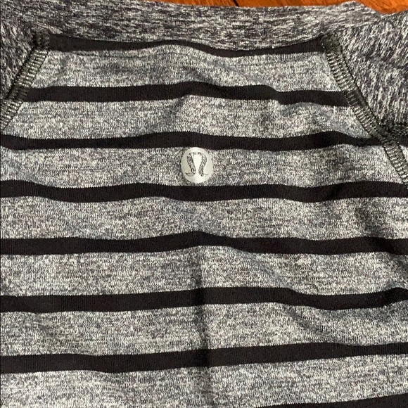 Lululemon Long Sleeve Shirt - Picture 4 of 5